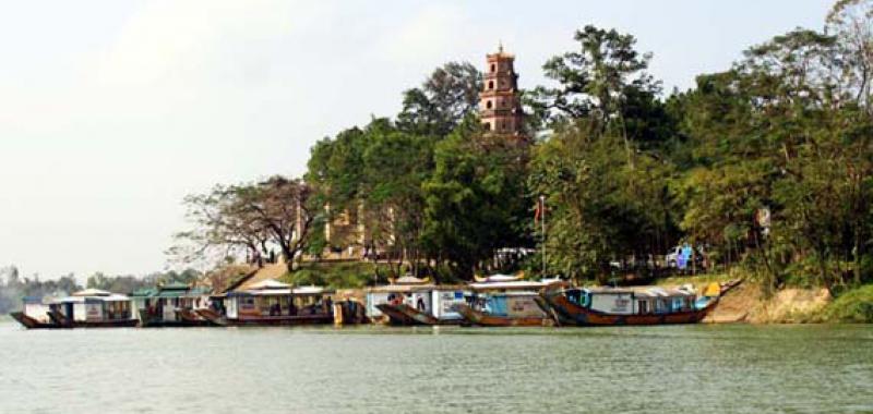 Hue - Pagoda Thien Mu